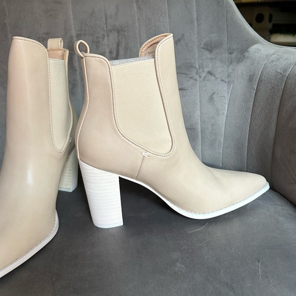Oasis Society Beige Chelsea Heel Boots - size 7 - Picture 6 of 9